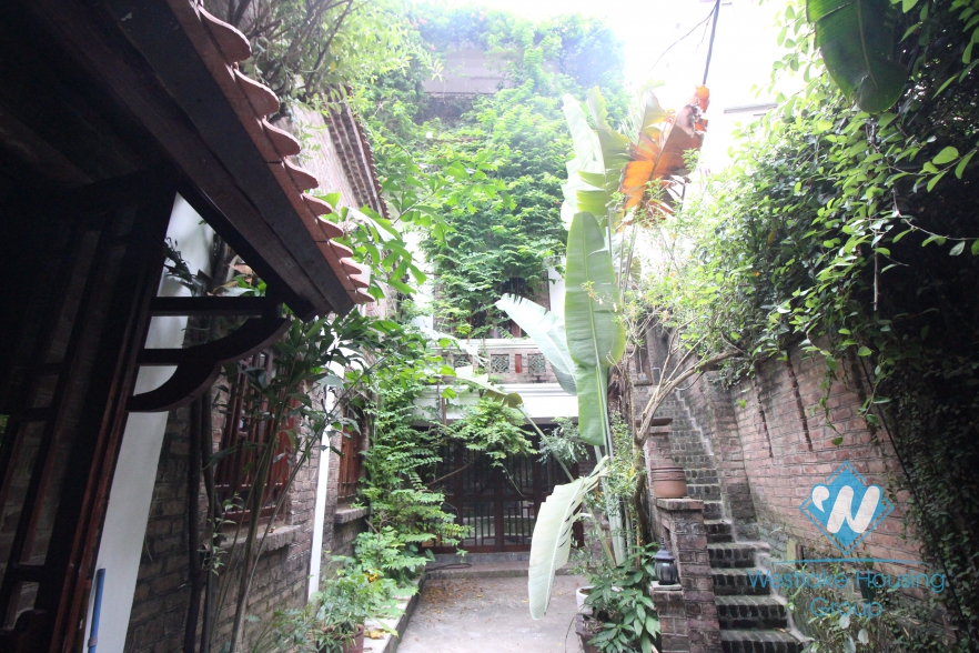 A unique villa with a luscious garden and swimming pool for rent in Tay Ho